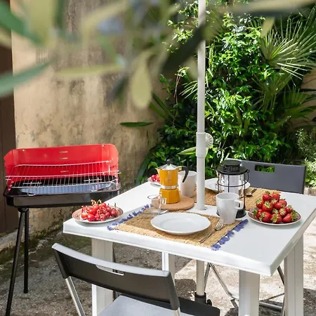 Lejlighed Cisanello Rock With Patio And Barbecue